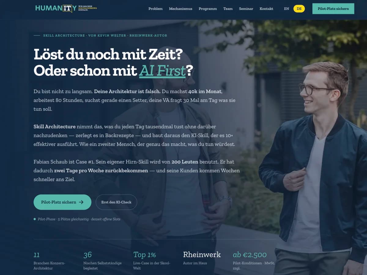 HumanITy-Website mit dunklem Hero, klarem Angebot und türkisfarbenen Akzenten